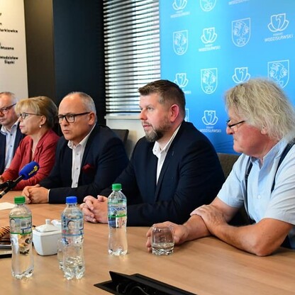 Konferencja prasowa Starostwie Powiatowym w Wodzisławiu Śląskim nt. kluczowych, lokalnych inwestycji drogowych. fot. Patryk Pyrlik / UMWS