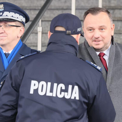 Garnizon śląskiej policji otrzymał hybrydowe radiowozy. fot. Andrzej Grygiel / UMWS