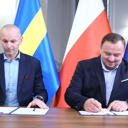 Podpisanie porozumienia w sprawie zintegrowanego systemu taryfowo-biletowego. fot. Andrzej Grygiel / UMWS