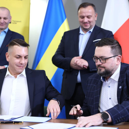 Podpisanie porozumienia w sprawie zintegrowanego systemu taryfowo-biletowego. fot. Andrzej Grygiel / UMWS