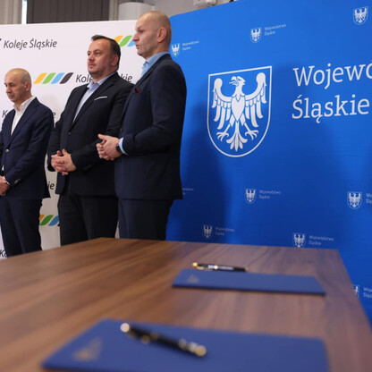 Podpisanie porozumienia w sprawie zintegrowanego systemu taryfowo-biletowego. fot. Andrzej Grygiel / UMWS