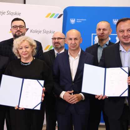Podpisanie porozumienia w sprawie zintegrowanego systemu taryfowo-biletowego. fot. Andrzej Grygiel / UMWS