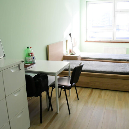 Modernizowana sala administracyjna w Wojewódzkim Pogotowiu Ratunkowym w Tychach. (wygenerowano przez AI)