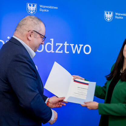 Wojewódzka ceremonia koordynacji i monitorowania edukacji województwa śląskiego. (wygenerowano przez AI)