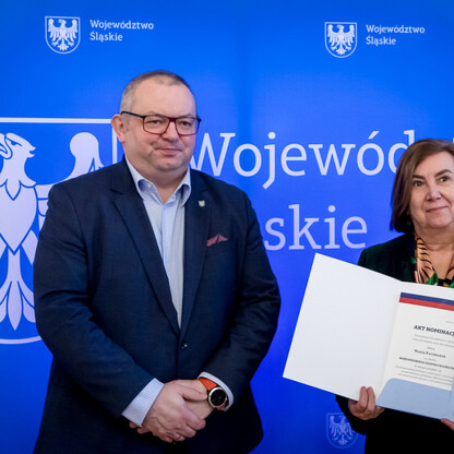 Wicemarszałek Łukasz Czopik i Krzysztof Klimosz prezentują nominacje do Wojewódzkiego Zespołu Koordynacji. (wygenerowano przez AI)