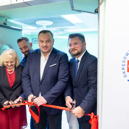 Otwarcie Centrum Laserowego Leczenia Oczu w Szpitalu Kolejowym w Katowicach. (wygenerowano przez AI)