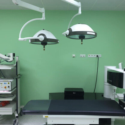 Nowoczesne centrum laserowego leczenia oczu w Szpitalu Kolejowym w Katowicach. (wygenerowano przez AI)