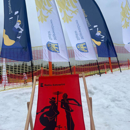 Zima w Ustroniu: Festiwal muzyki i sportów zimowych w ramach Beskidy Winter GO. (wygenerowano przez AI)