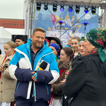 Zdjęcie przedstawia festyn 