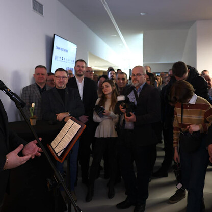 Grand opening of Pszczyna's new cultural center, featuring dignitaries and community members. (wygenerowano przez AI)
