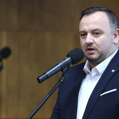 Wojewódzki Szpital Specjalistyczny nr 5 św. Barbary w Sosnowcu oficjalnie otwiera nowoczesny blok operacyjny neurochirurgii. (wygenerowano przez AI)