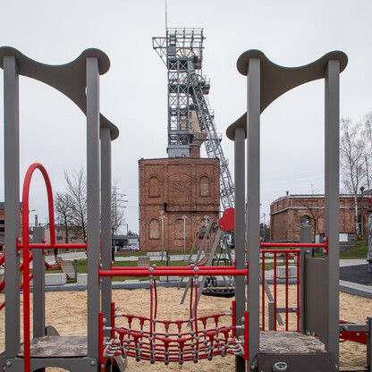 Modern playground at Zabrze Coal Mine, Kopalnia Ignacy, reflecting industrial heritage and cultural revitalization. (wygenerowano przez AI)