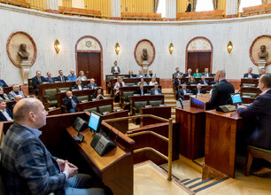 Zespoł Geodetów Województw w Katowicach, spotkanie o tematyce geodezyjnej i technicznej. (wygenerowano przez AI)