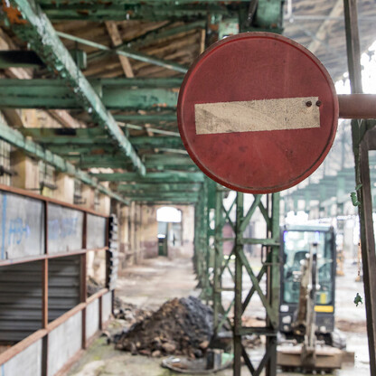 Abandoned industrial site in Dąbrowa Górnicza, Poland, awaiting revitalization. (wygenerowano przez AI)