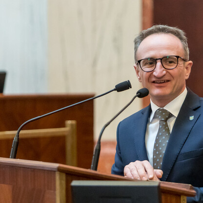 Wręczenie czeków - wspierania rozwoju gospodyń wiejskich. fot. Tomasz Żak / UMWS