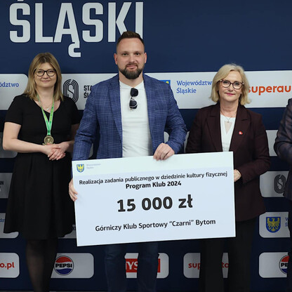 Wręczenia czeków w ramach Programu Klub. fot. Andrzej Grygiel / UMWS
