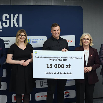 Wręczenia czeków w ramach Programu Klub. fot. Andrzej Grygiel / UMWS