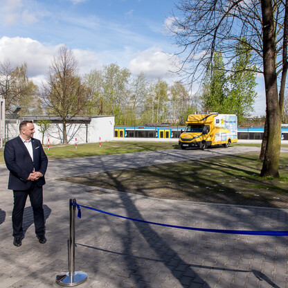 Katowickie Centrum Onkologii wzbogaciło się o ekologiczny parking, fot. Tomasz Żak / UMWS