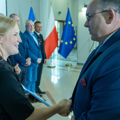 Wręczone dotacje dla 22 gmin z przeznaczeniem dla Ochotniczych Straży Pożarnych. fot. Andrzej Grygiel / UMWS