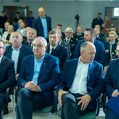 Wręczone dotacje dla 22 gmin z przeznaczeniem dla Ochotniczych Straży Pożarnych. fot. Andrzej Grygiel / UMWS