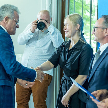 Wręczone dotacje dla 22 gmin z przeznaczeniem dla Ochotniczych Straży Pożarnych. fot. Andrzej Grygiel / UMWS