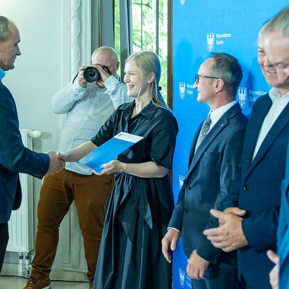 Wręczone dotacje dla 22 gmin z przeznaczeniem dla Ochotniczych Straży Pożarnych. fot. Andrzej Grygiel / UMWS