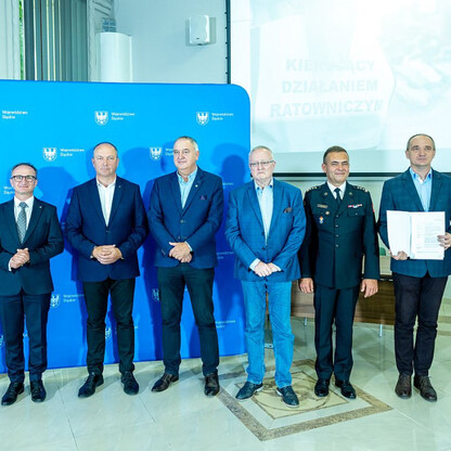 Wręczone dotacje dla 22 gmin z przeznaczeniem dla Ochotniczych Straży Pożarnych. fot. Andrzej Grygiel / UMWS