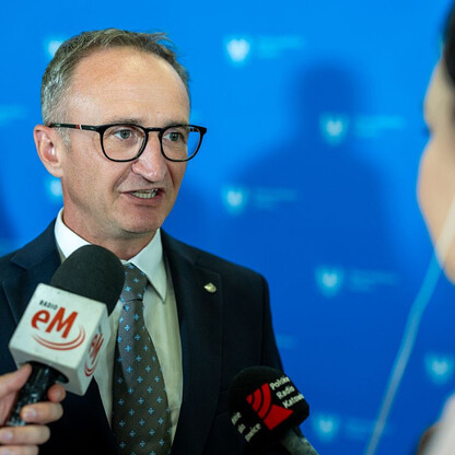 Wręczone dotacje dla 22 gmin z przeznaczeniem dla Ochotniczych Straży Pożarnych. fot. Andrzej Grygiel / UMWS