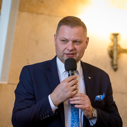 Wręczenie listów gratulacyjne beneficjentom, którzy uzyskali dofinansowanie ze środków Funduszu Sprawiedliwej Transformacji. fot. Tomasz Żak / UMWS