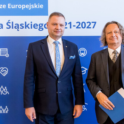 Wręczenie listów gratulacyjne beneficjentom, którzy uzyskali dofinansowanie ze środków Funduszu Sprawiedliwej Transformacji. fot. Tomasz Żak / UMWS