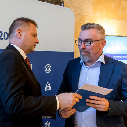 Wręczenie listów gratulacyjnych dla działania 07.02 Aktywna Integracja. fot. Tomasz Żak / UMWS