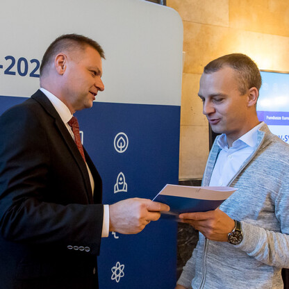 Wręczenie listów gratulacyjnych dla działania 07.02 Aktywna Integracja. fot. Tomasz Żak / UMWS