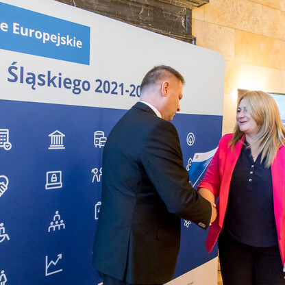 Wręczenie listów gratulacyjnych dla działania 07.02 Aktywna Integracja. fot. Tomasz Żak / UMWS
