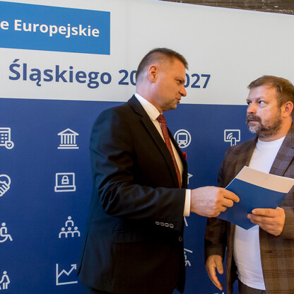 Wręczenie listów gratulacyjnych dla działania 07.02 Aktywna Integracja. fot. Tomasz Żak / UMWS