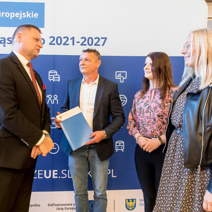 Wręczenie listów gratulacyjnych dla działania 07.02 Aktywna Integracja. fot. Tomasz Żak / UMWS