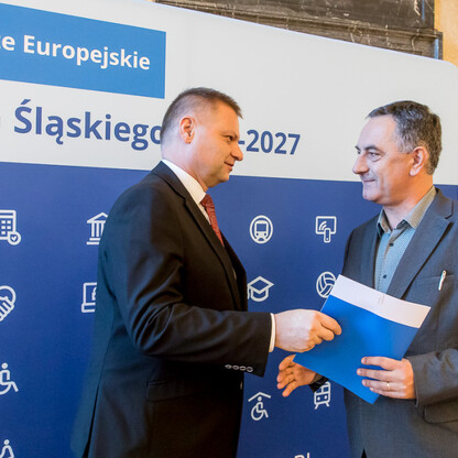 Wręczenie listów gratulacyjnych dla działania 07.02 Aktywna Integracja. fot. Tomasz Żak / UMWS