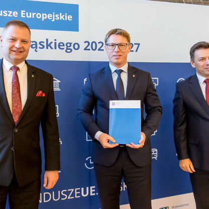 Wręczenie listów gratulacyjnych dla działania 07.02 Aktywna Integracja. fot. Tomasz Żak / UMWS