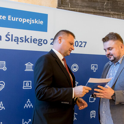 Wręczenie listów gratulacyjnych dla działania 07.02 Aktywna Integracja. fot. Tomasz Żak / UMWS