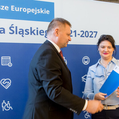 Wręczenie listów gratulacyjnych dla działania 07.02 Aktywna Integracja. fot. Tomasz Żak / UMWS