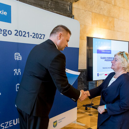 Wręczenie listów gratulacyjnych dla działania 07.02 Aktywna Integracja. fot. Tomasz Żak / UMWS