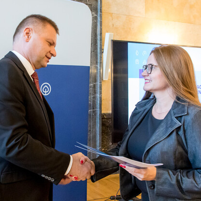 Wręczenie listów gratulacyjnych dla działania 07.02 Aktywna Integracja. fot. Tomasz Żak / UMWS