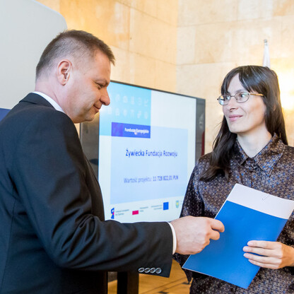 Wręczenie listów gratulacyjnych dla działania 07.02 Aktywna Integracja. fot. Tomasz Żak / UMWS