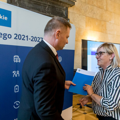 Wręczenie listów gratulacyjnych dla działania 07.02 Aktywna Integracja. fot. Tomasz Żak / UMWS