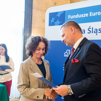 Wręczenie listów gratulacyjnych dla działania 07.02 Aktywna Integracja. fot. Tomasz Żak / UMWS