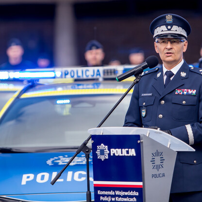 Przekazanie 85 radiowozów dla policji. fot. Tomasz Żak / UMWS