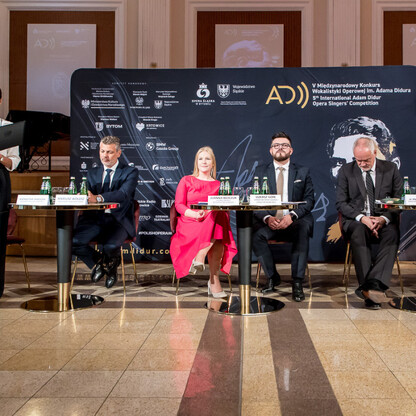 Konferencja prasowa dot. V Międzynarodowego Konkursu Wokalistyki Operowej im. Adama Didura . fot. Tomasz Żak / UMWS
