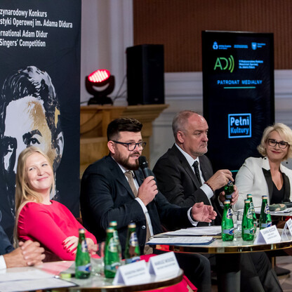 Konferencja prasowa dot. V Międzynarodowego Konkursu Wokalistyki Operowej im. Adama Didura . fot. Tomasz Żak / UMWS
