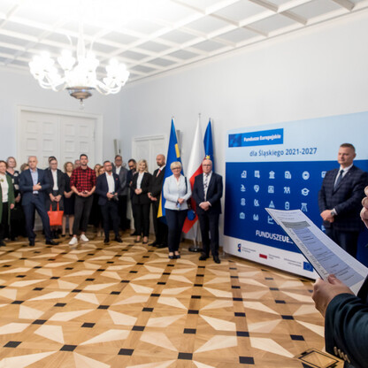 Wręczenie listów gratulacyjnych. fot. Tomasz Żak / UMWS