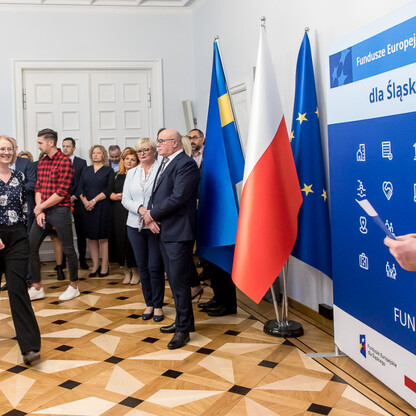 Wręczenie listów gratulacyjnych. fot. Tomasz Żak / UMWS