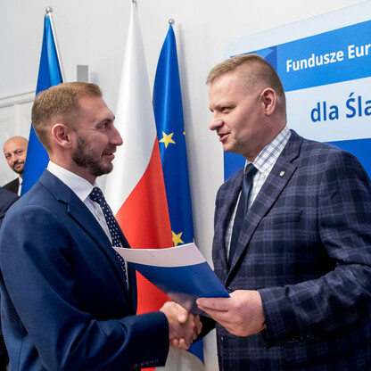 Wręczenie listów gratulacyjnych. fot. Tomasz Żak / UMWS